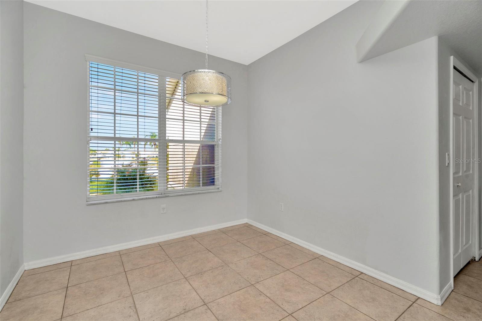 Image 7 of 50 For 8918 Linebrook Drive