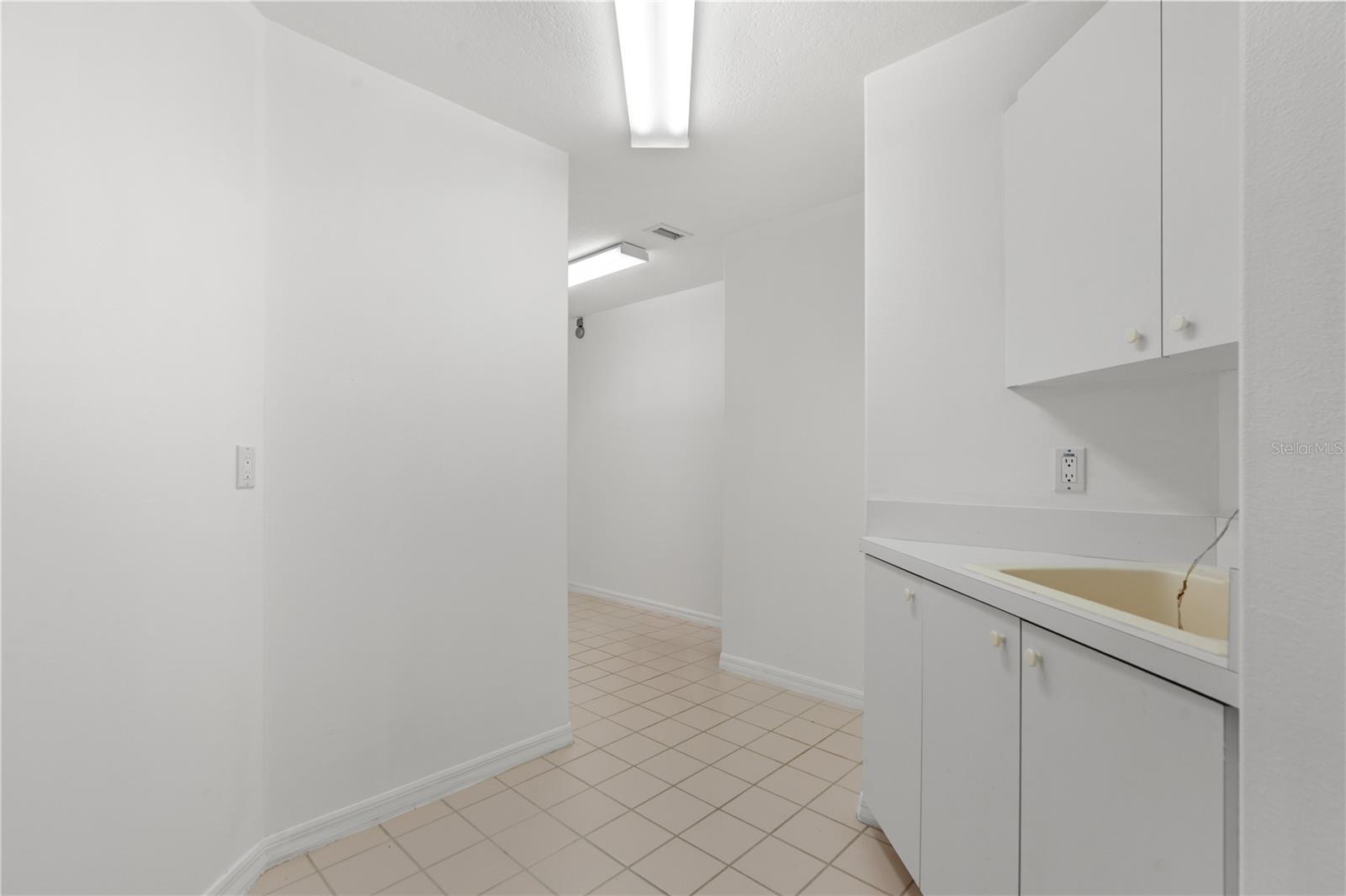 Image 34 of 48 For 13368 Danmar Avenue