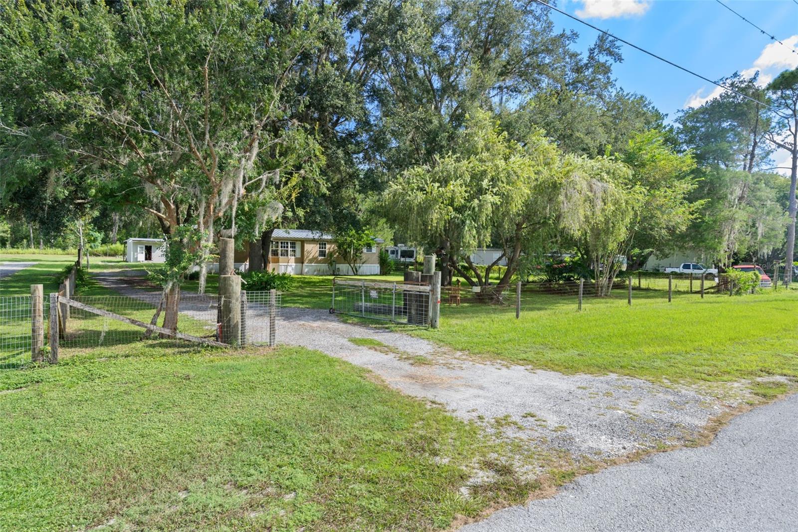 Image 36 of 52 For 7494 Gordon Loop