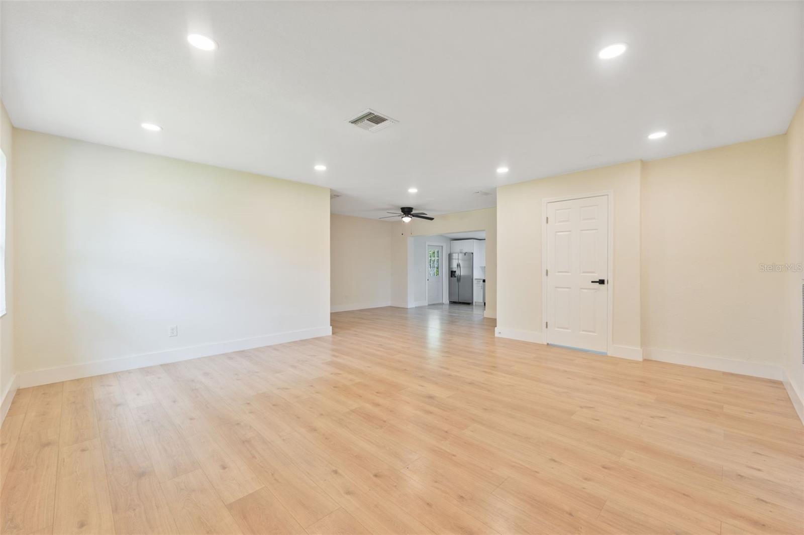 Image 4 of 49 For 7407 Tarrytown Drive