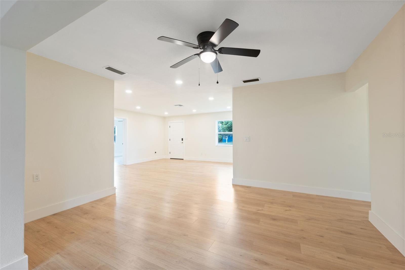Image 8 of 49 For 7407 Tarrytown Drive