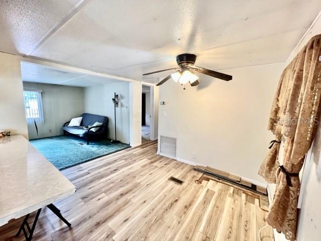 Image 20 of 56 For 1216 Live Oak Parkway