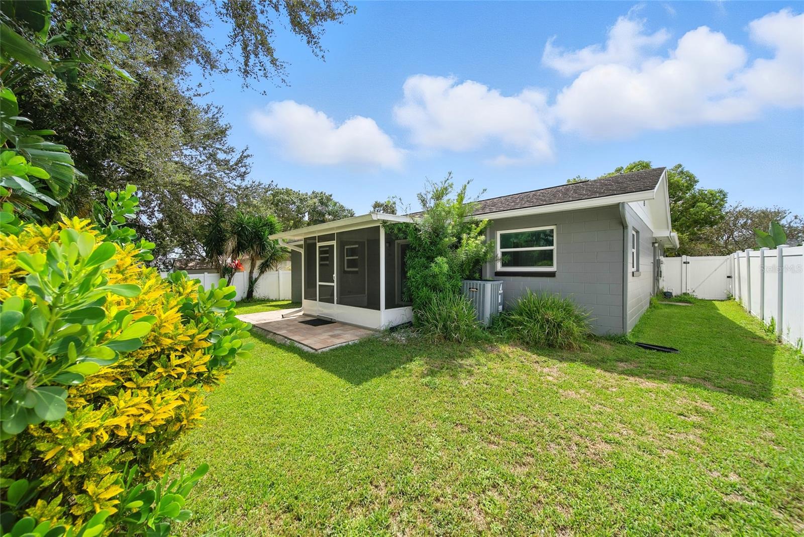 Image 17 of 23 For 1715 Cromwell Drive
