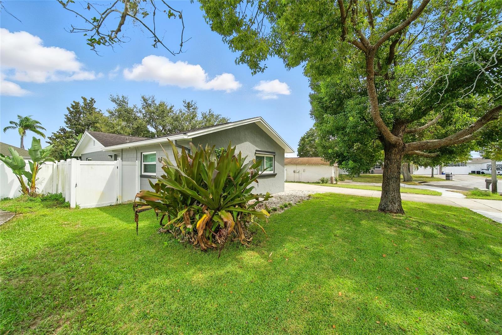 Image 19 of 23 For 1715 Cromwell Drive