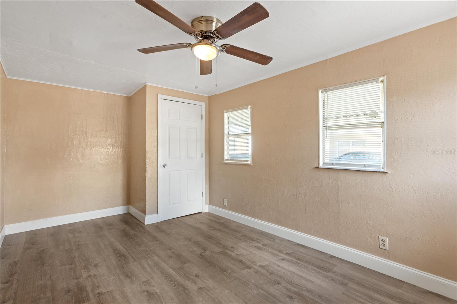 Image 16 of 28 For 6471 Catalina Street