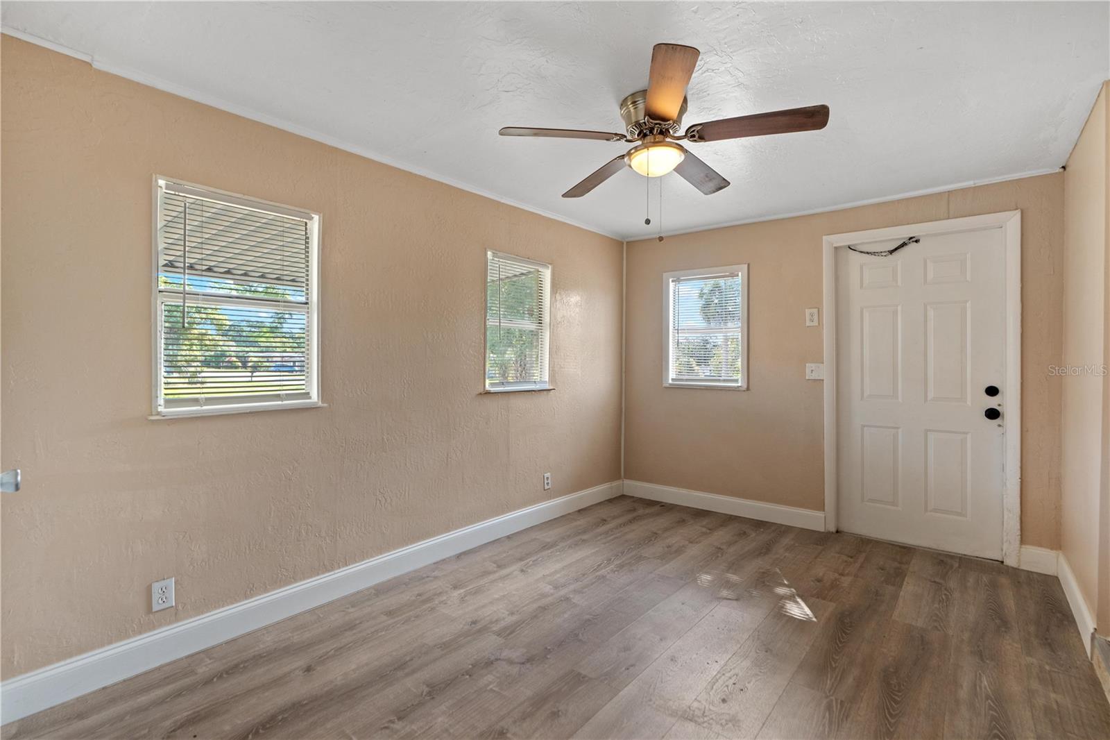 Image 17 of 28 For 6471 Catalina Street