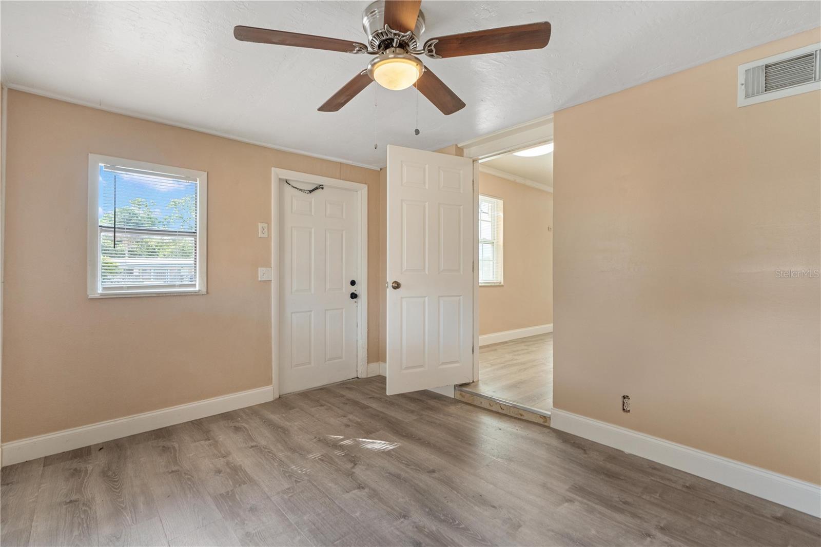 Image 18 of 28 For 6471 Catalina Street