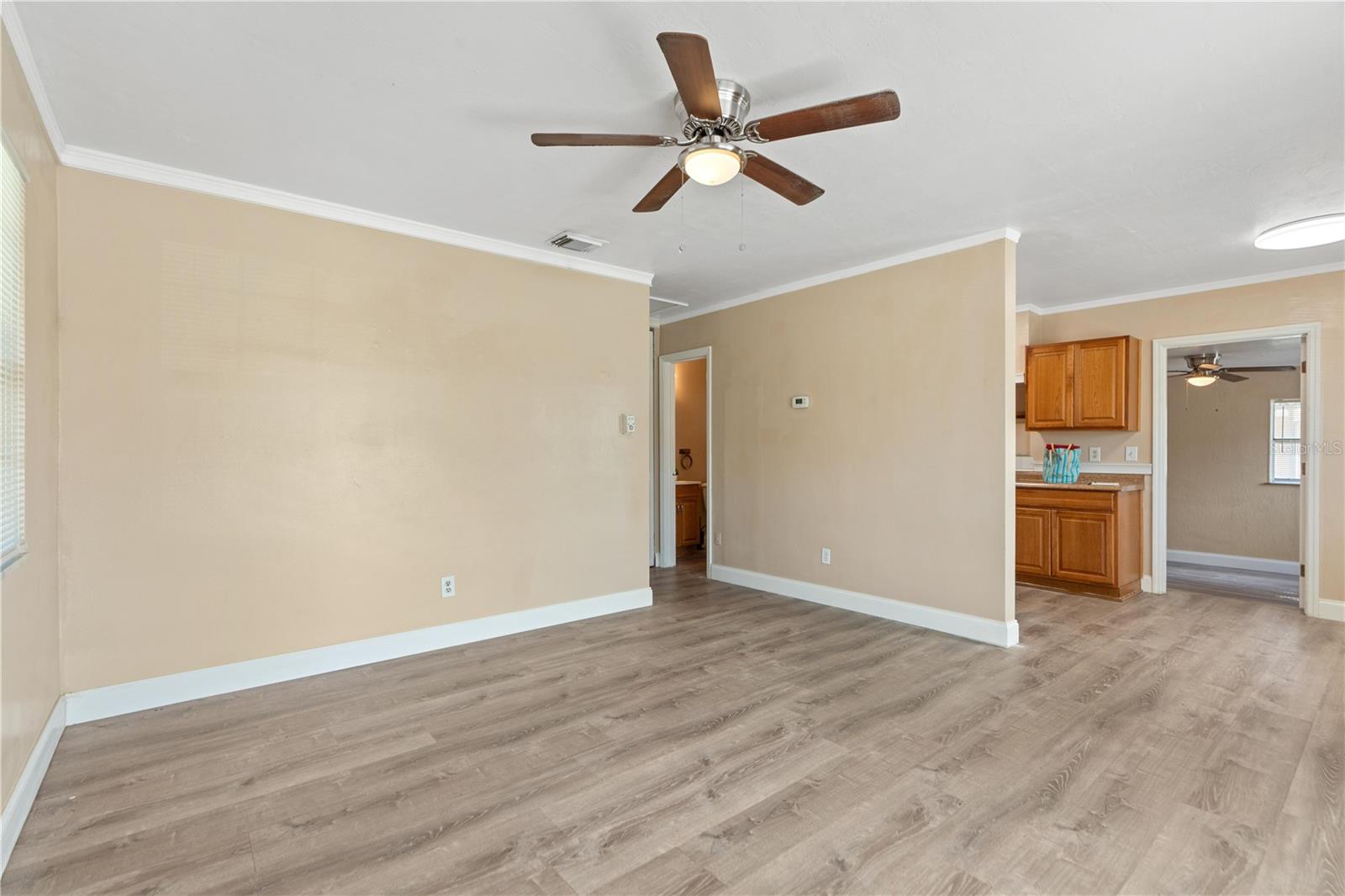 Image 4 of 28 For 6471 Catalina Street