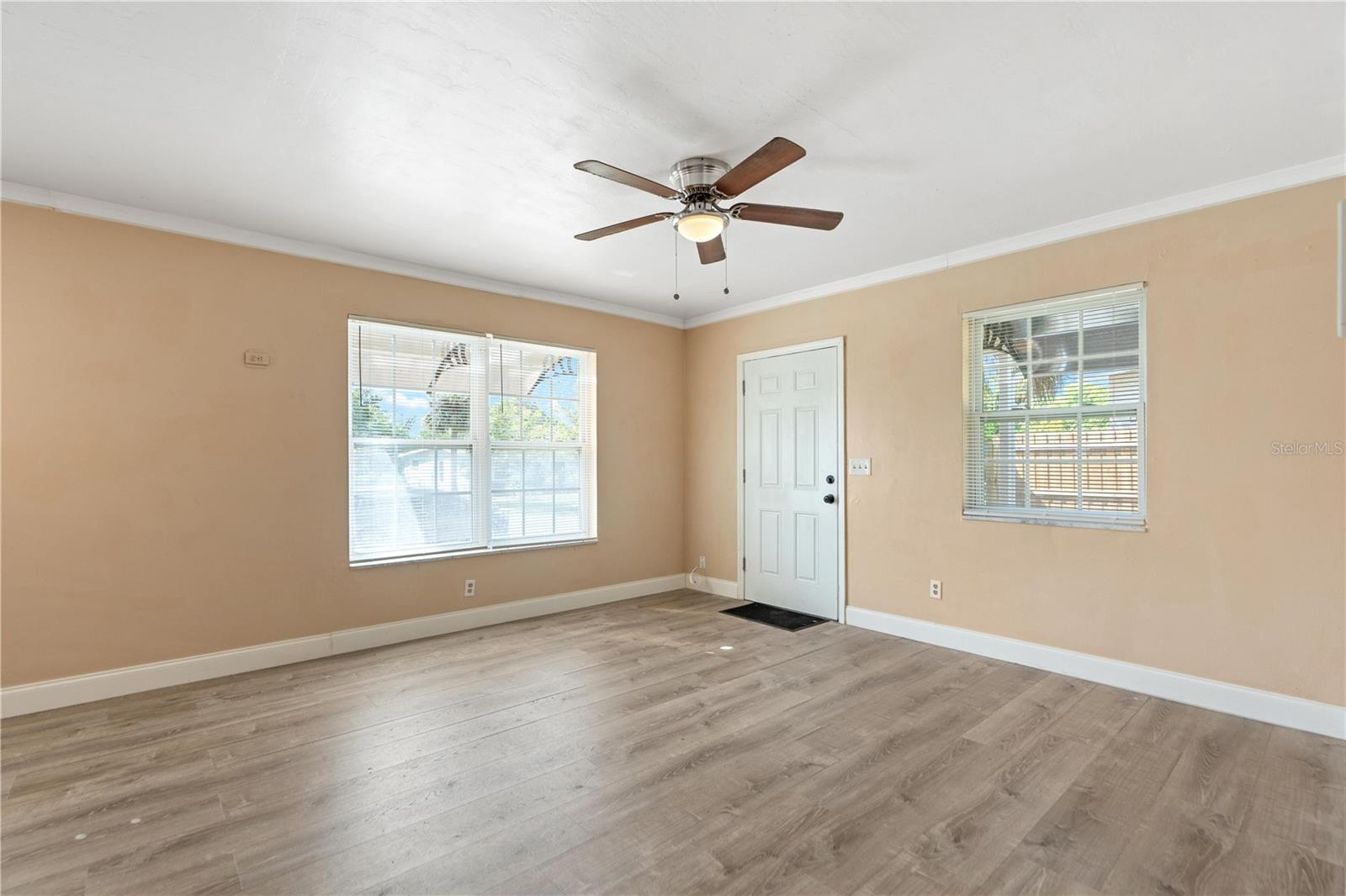 Image 6 of 28 For 6471 Catalina Street