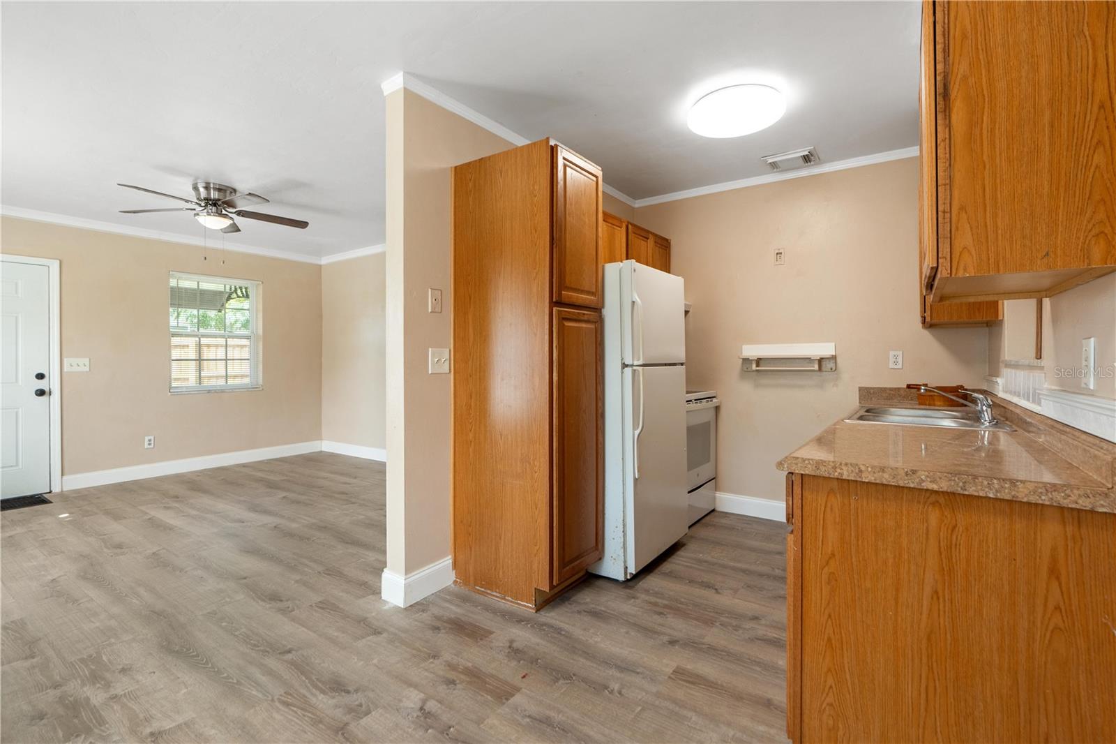 Image 8 of 28 For 6471 Catalina Street