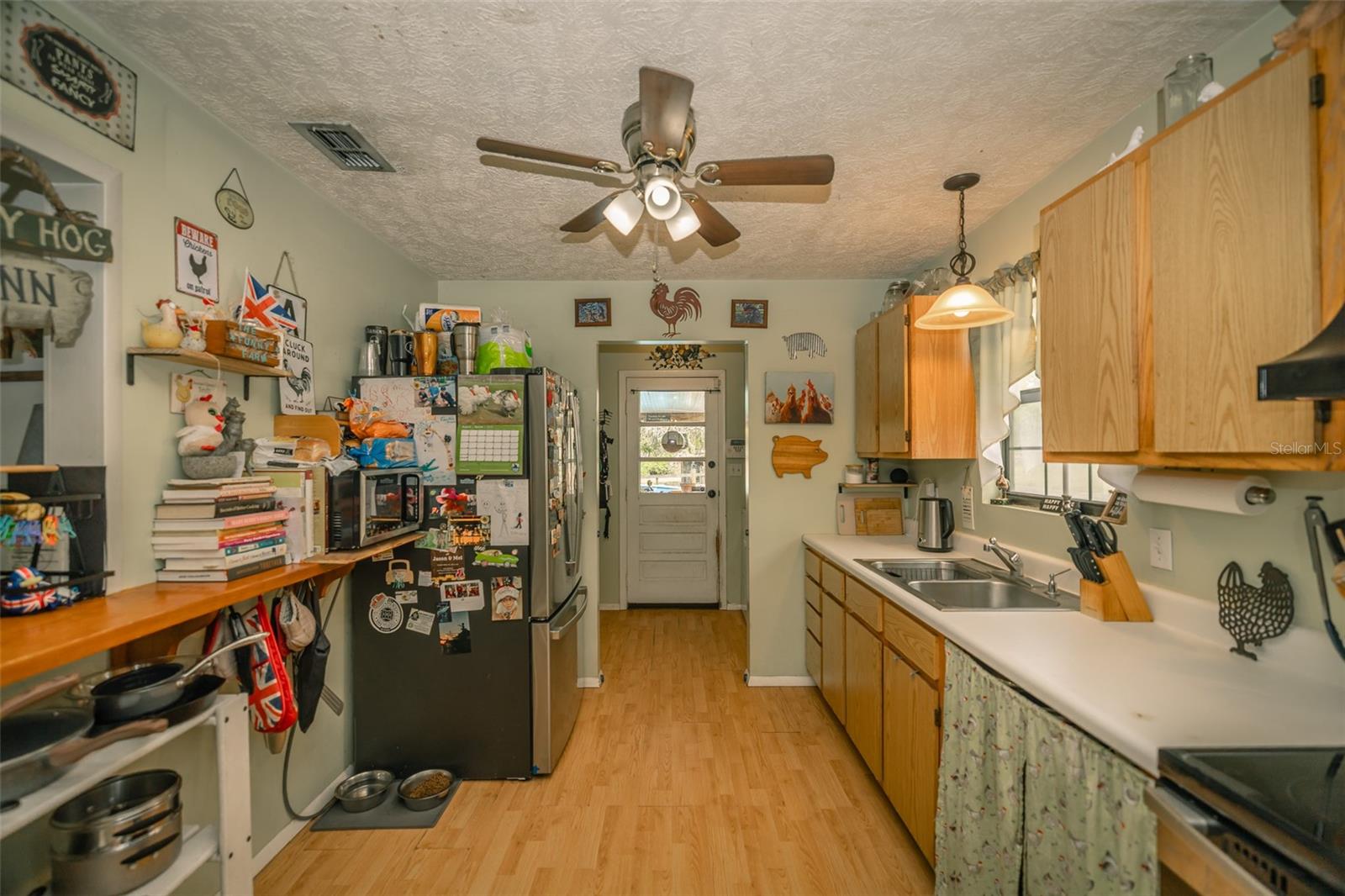 Image 15 of 42 For 18314 Galveston Street