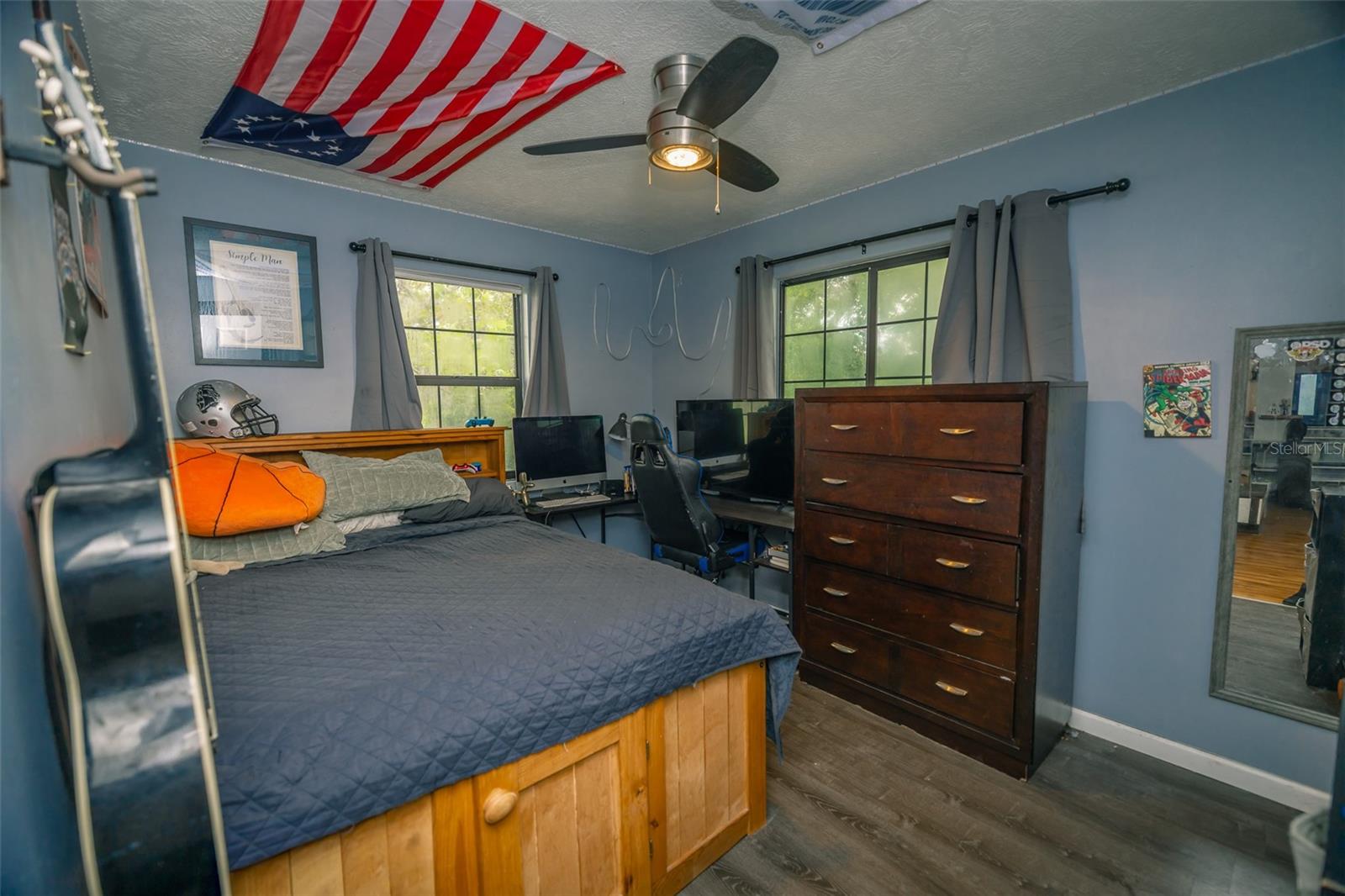 Image 17 of 42 For 18314 Galveston Street