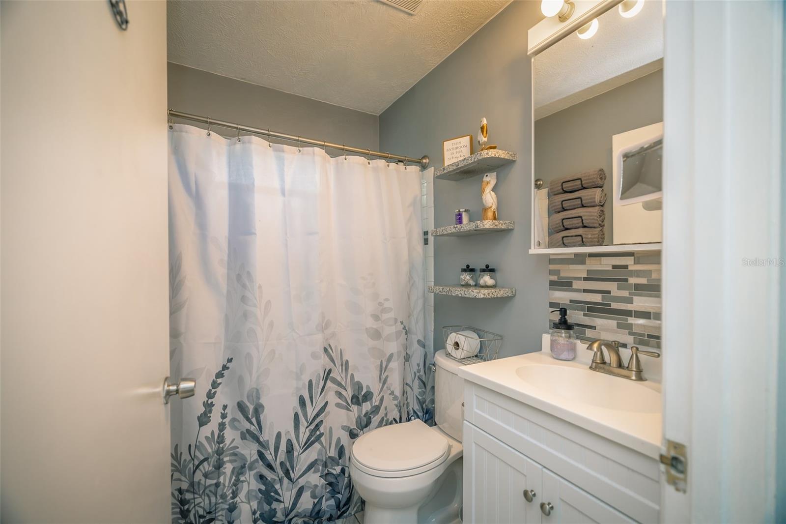 Image 18 of 42 For 18314 Galveston Street