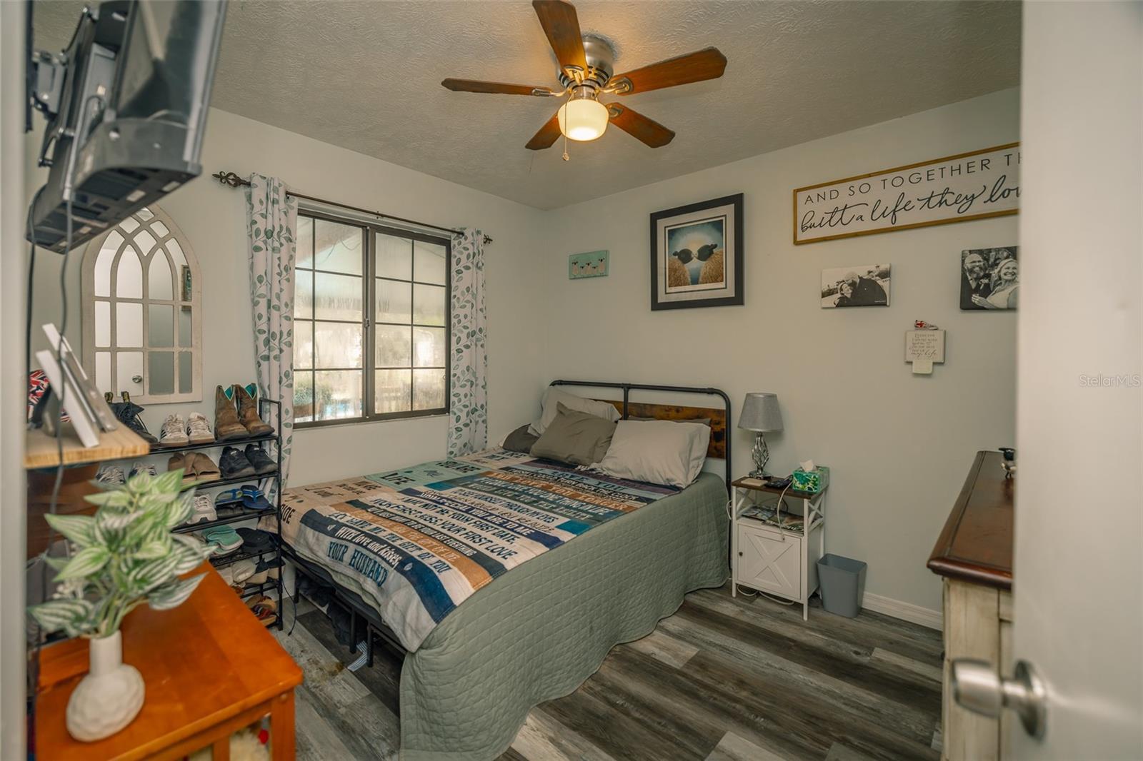 Image 19 of 42 For 18314 Galveston Street