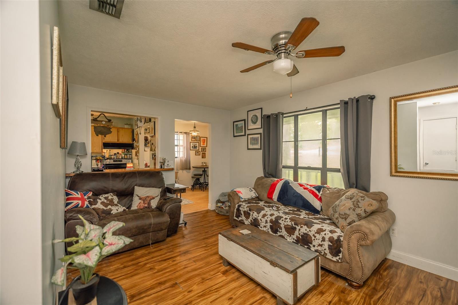Image 9 of 42 For 18314 Galveston Street