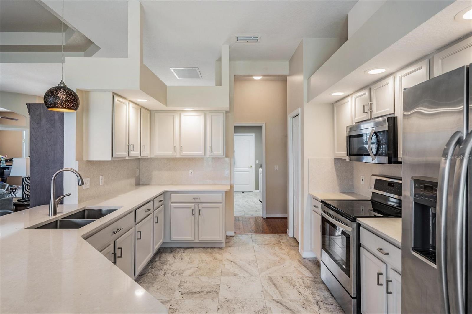 Listing photo id 9 for 1634 Winding Willow Drive