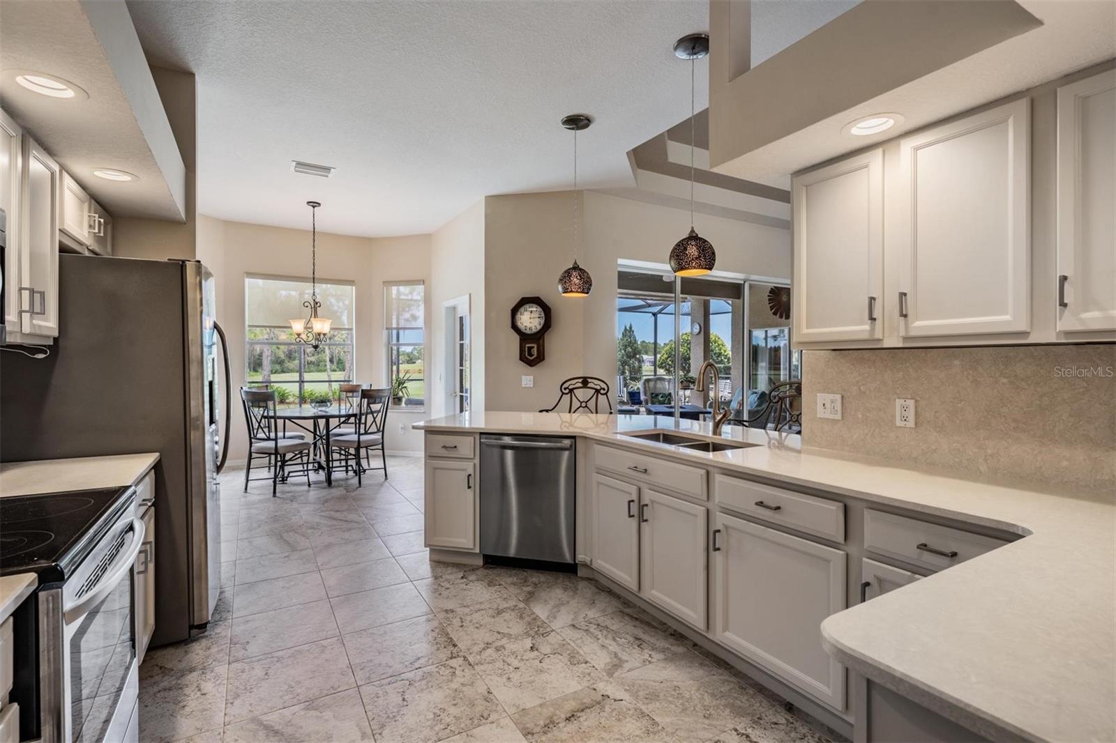 Listing photo id 11 for 1634 Winding Willow Drive