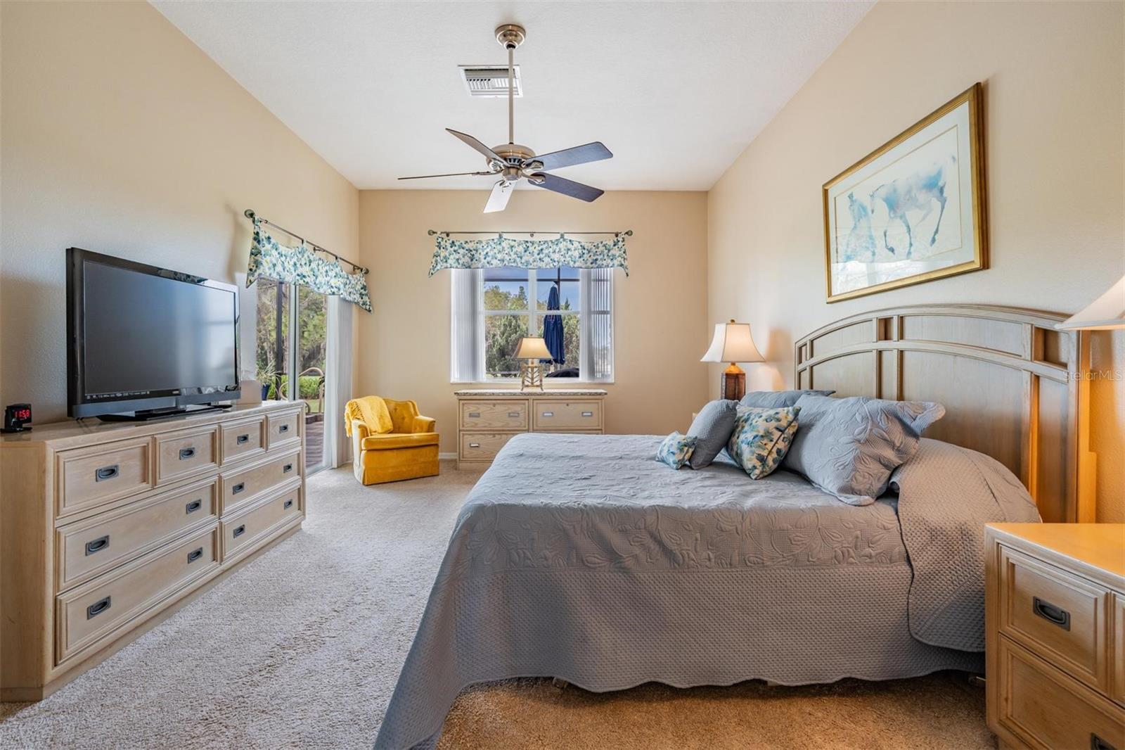 Listing photo id 13 for 1634 Winding Willow Drive