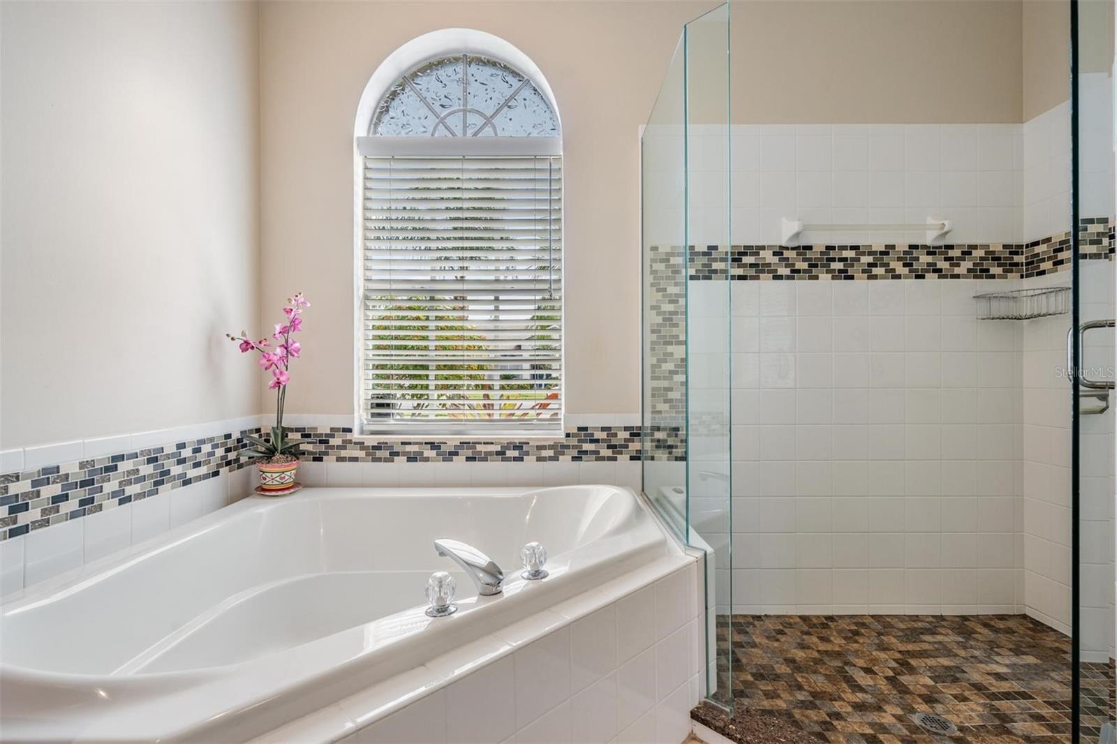 Listing photo id 16 for 1634 Winding Willow Drive