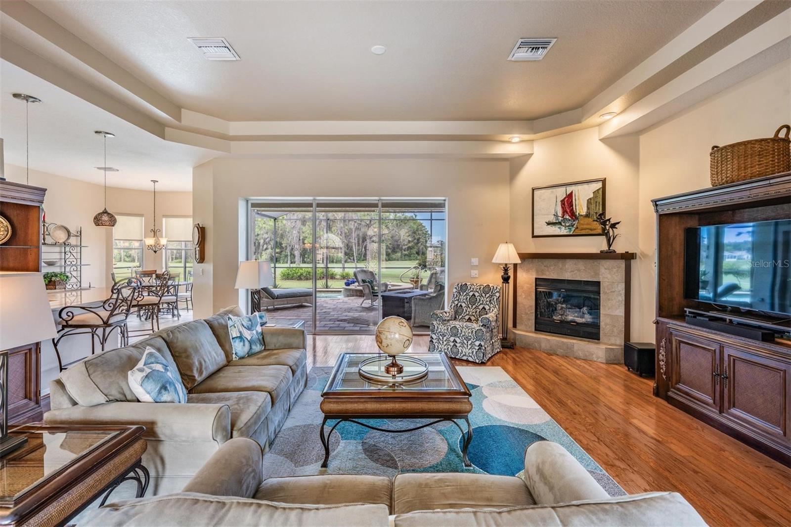 Listing photo id 3 for 1634 Winding Willow Drive