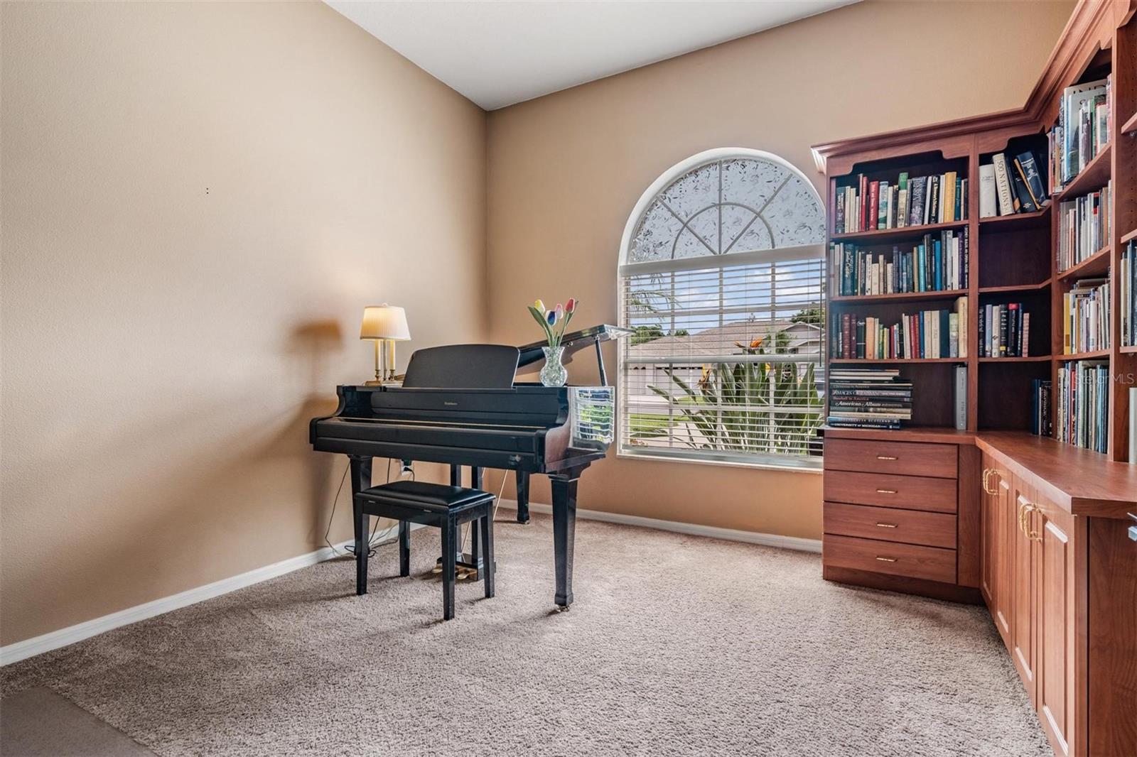 Listing photo id 7 for 1634 Winding Willow Drive