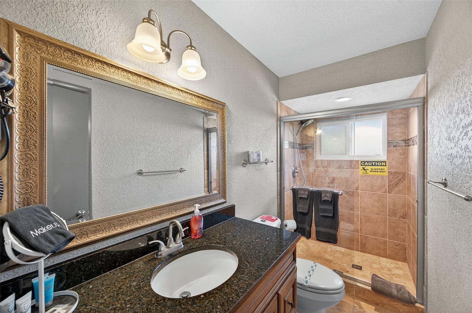 Image 30 of 54 For 1576 Rosery Road Ne