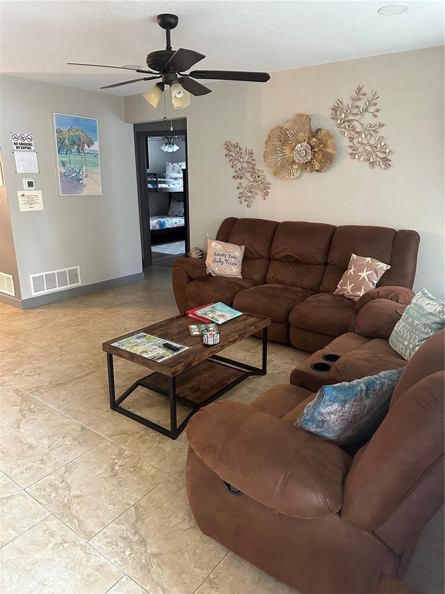 Image 4 of 25 For 1576 Rosery Road Ne