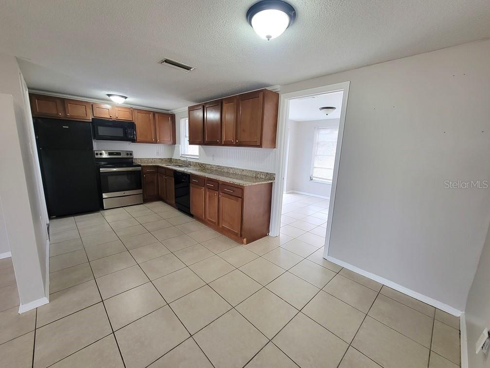 Image 4 of 15 For 7815 Waxwood Drive