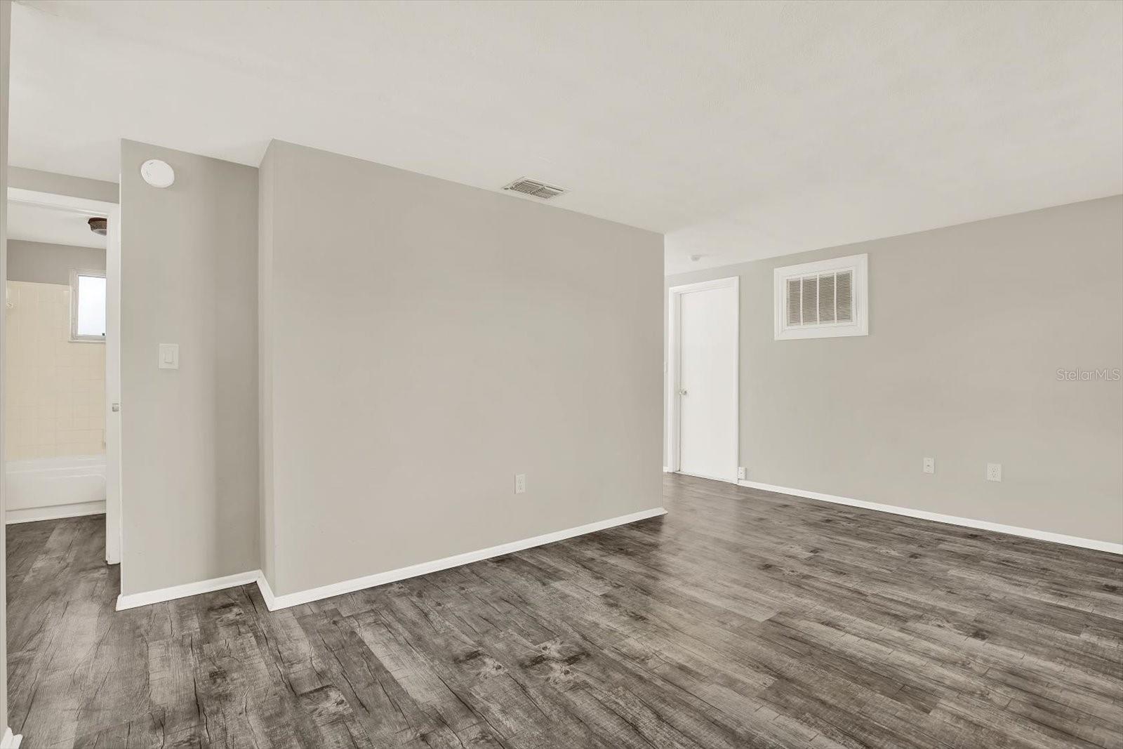Image 4 of 25 For 7201 Rhinebeck Drive