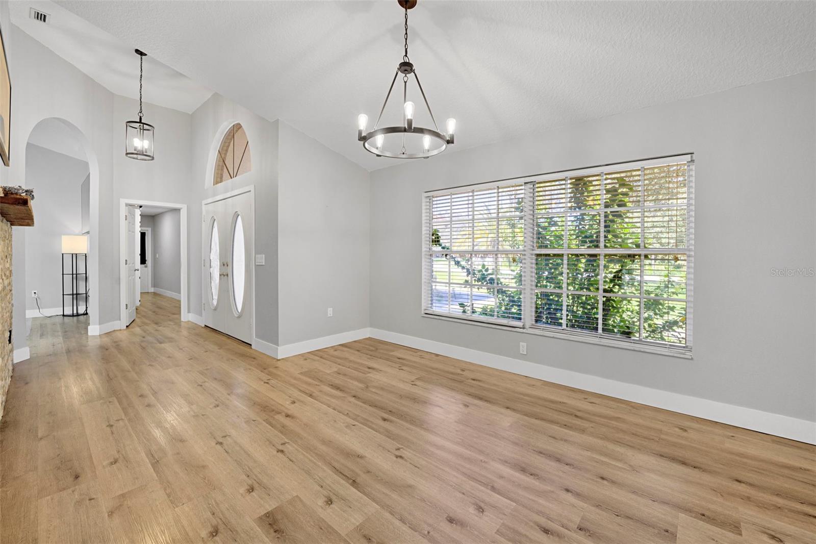 Image 12 of 80 For 18720 Oak Way Drive