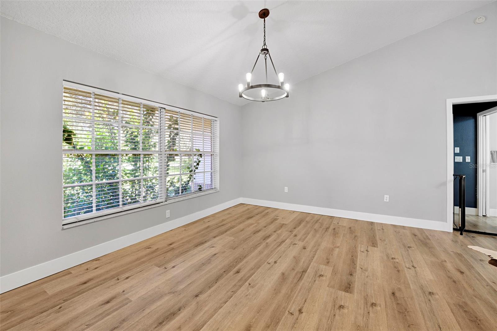 Image 13 of 80 For 18720 Oak Way Drive