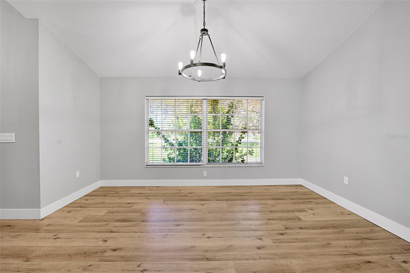 Image 14 of 80 For 18720 Oak Way Drive