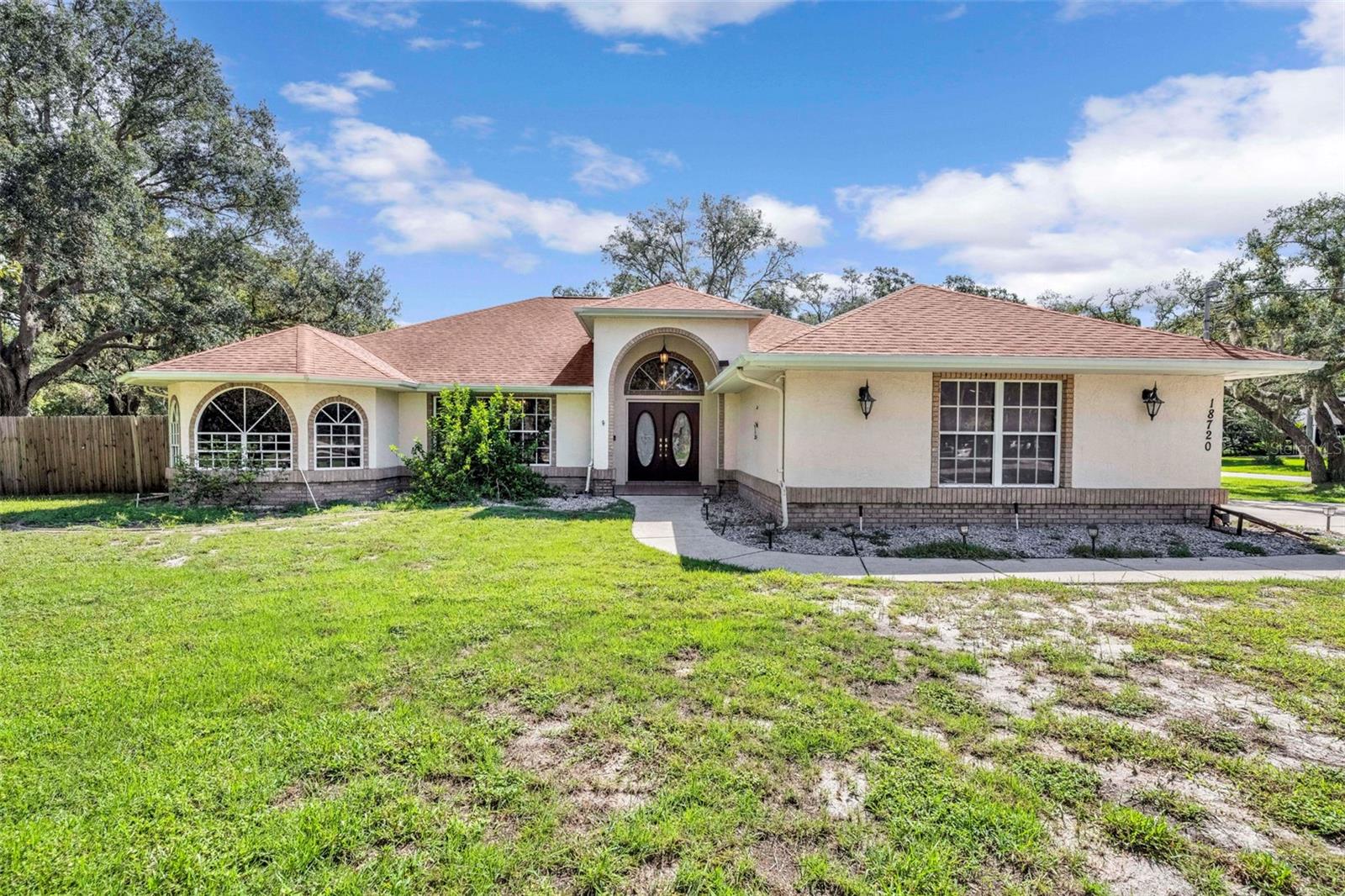Image 4 of 80 For 18720 Oak Way Drive