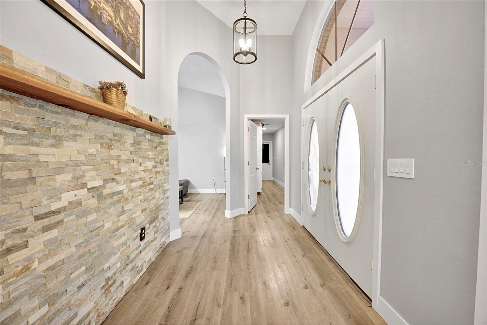 Image 7 of 80 For 18720 Oak Way Drive
