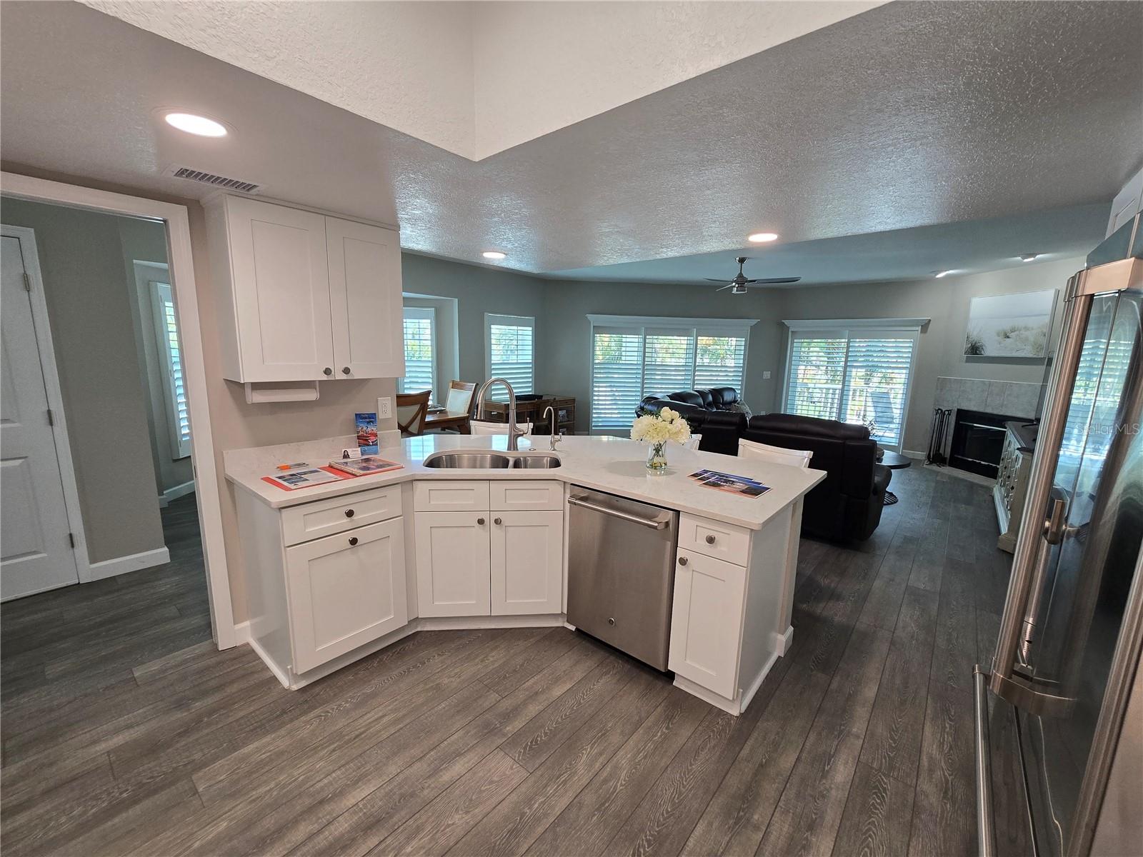 Image 10 of 51 For 9201 Captiva Circle Circle