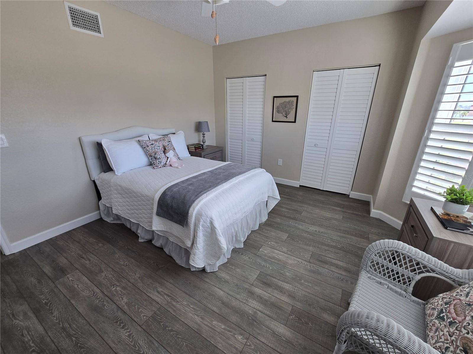 Image 16 of 51 For 9201 Captiva Circle Circle