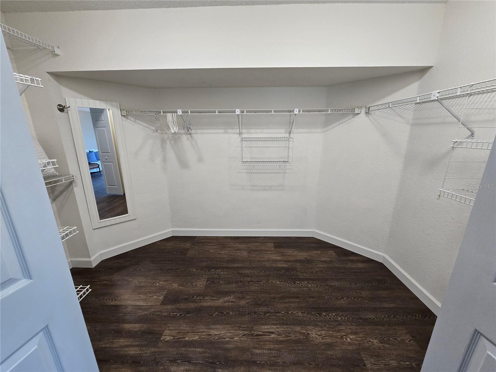 Image 27 of 51 For 9201 Captiva Circle Circle