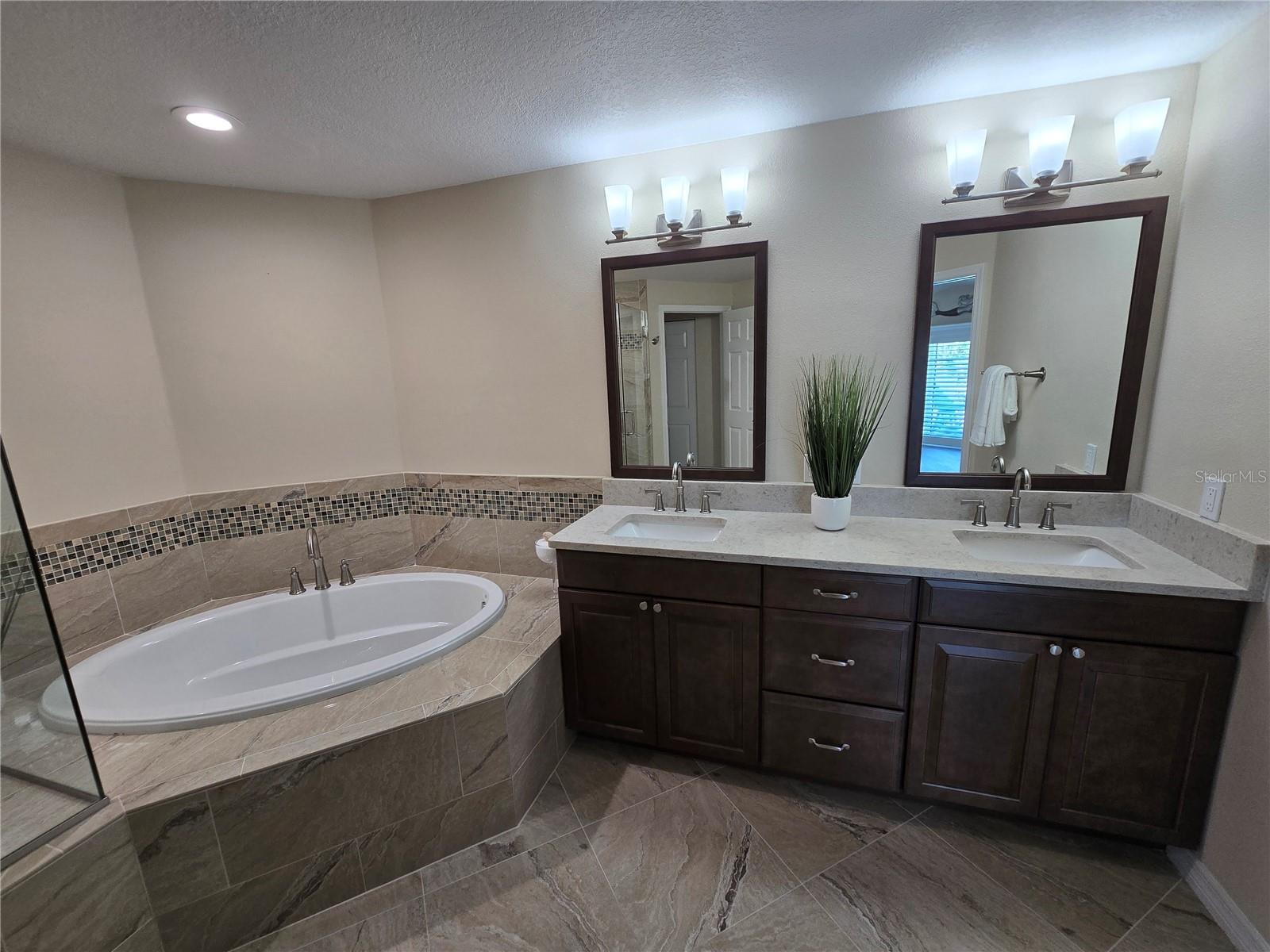 Image 30 of 51 For 9201 Captiva Circle Circle