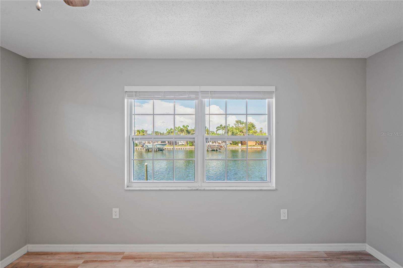 Image 20 of 51 For 11655 3rd Street E 12