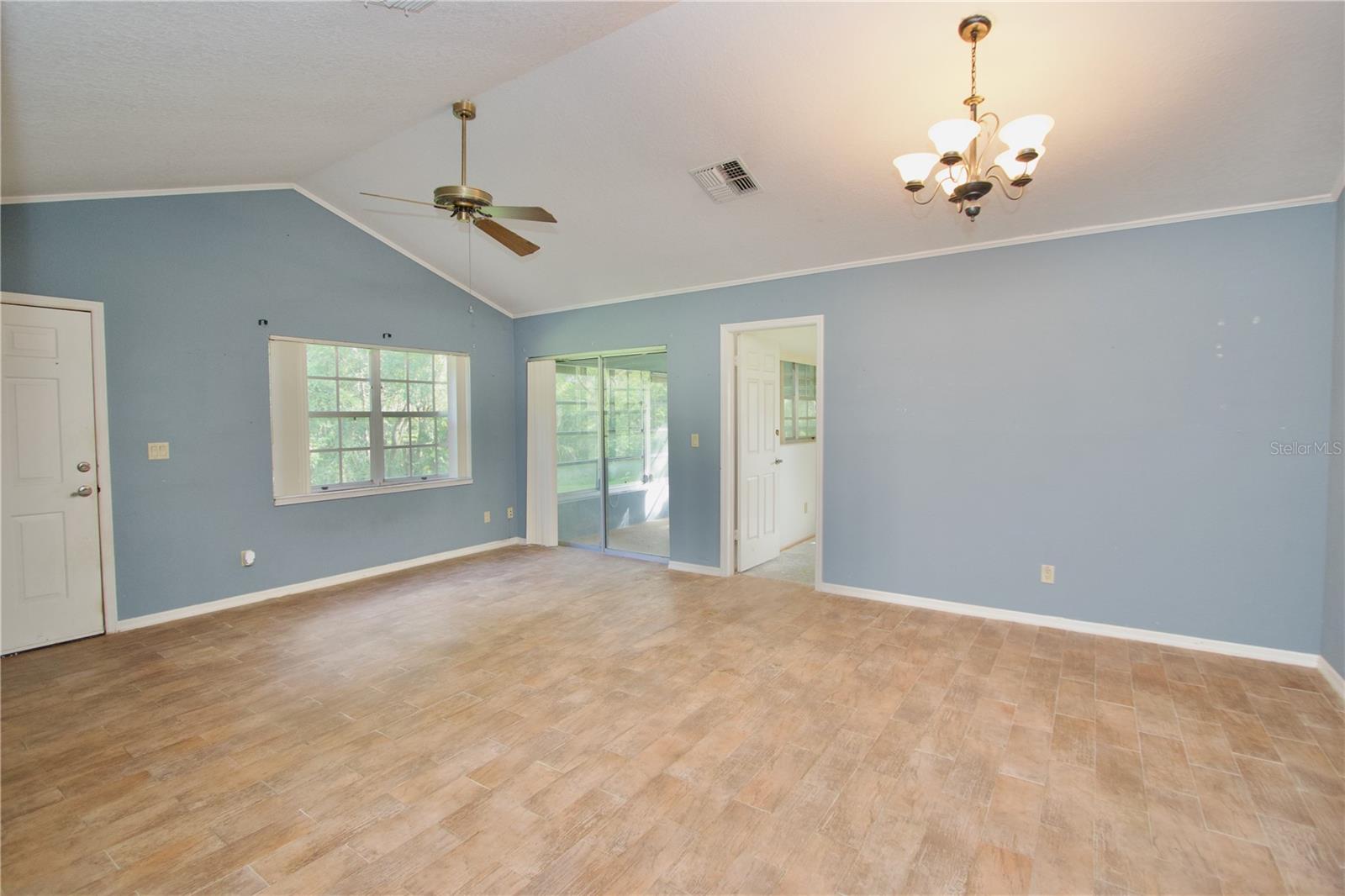 Image 2 of 13 For 3820 River Oaks Court 3820