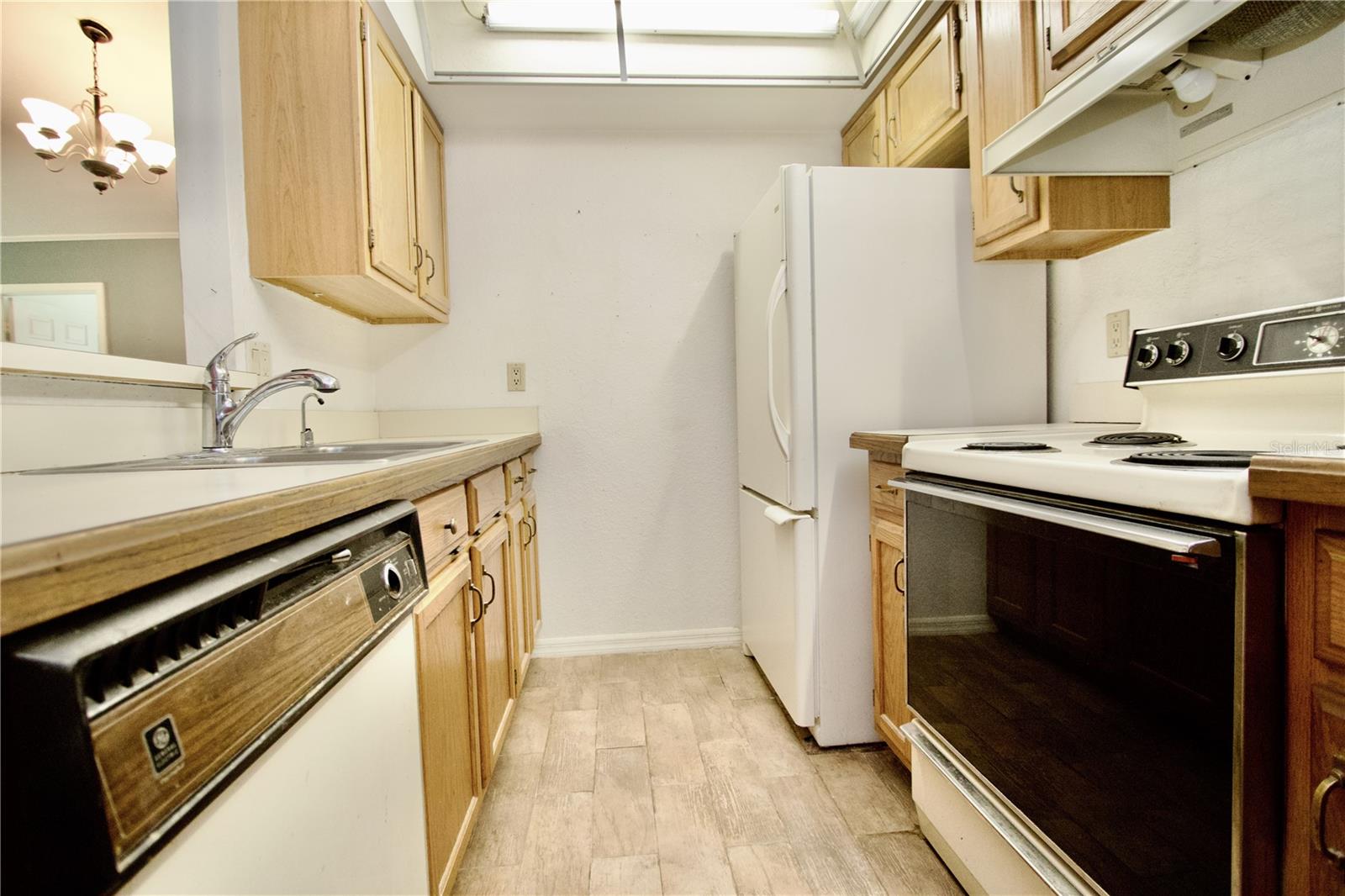 Image 3 of 13 For 3820 River Oaks Court 3820