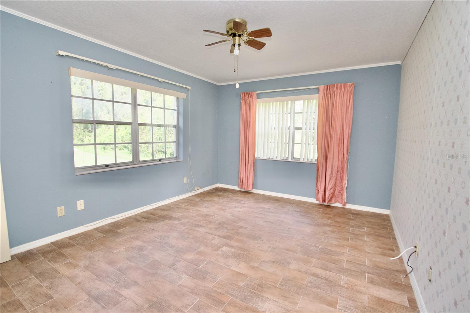 Image 7 of 13 For 3820 River Oaks Court 3820
