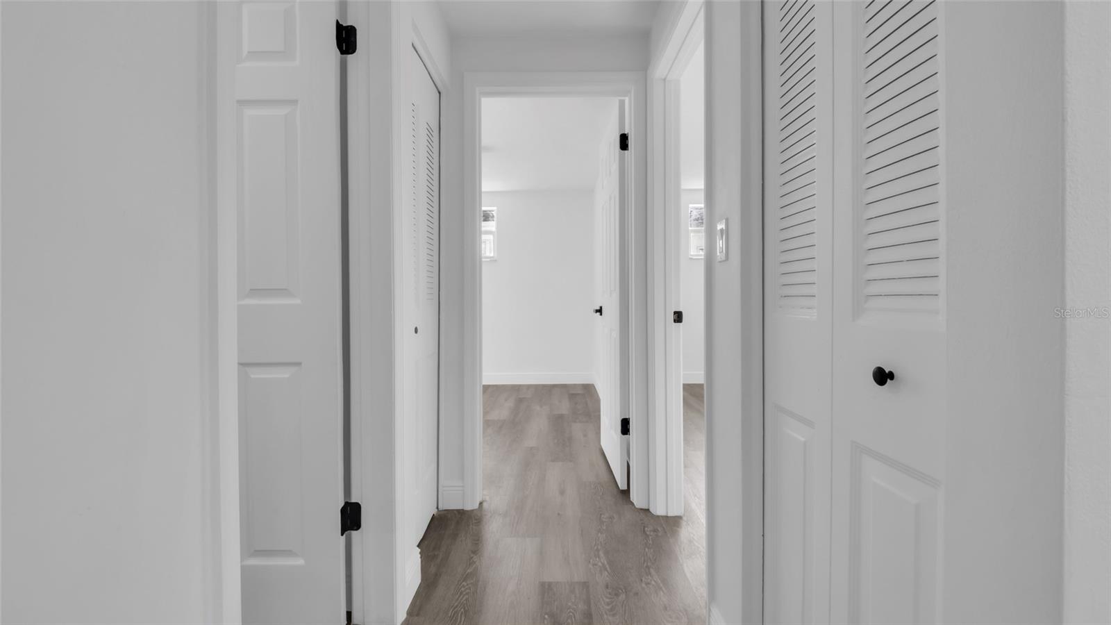 Image 10 of 47 For 7925 Foxwood Drive