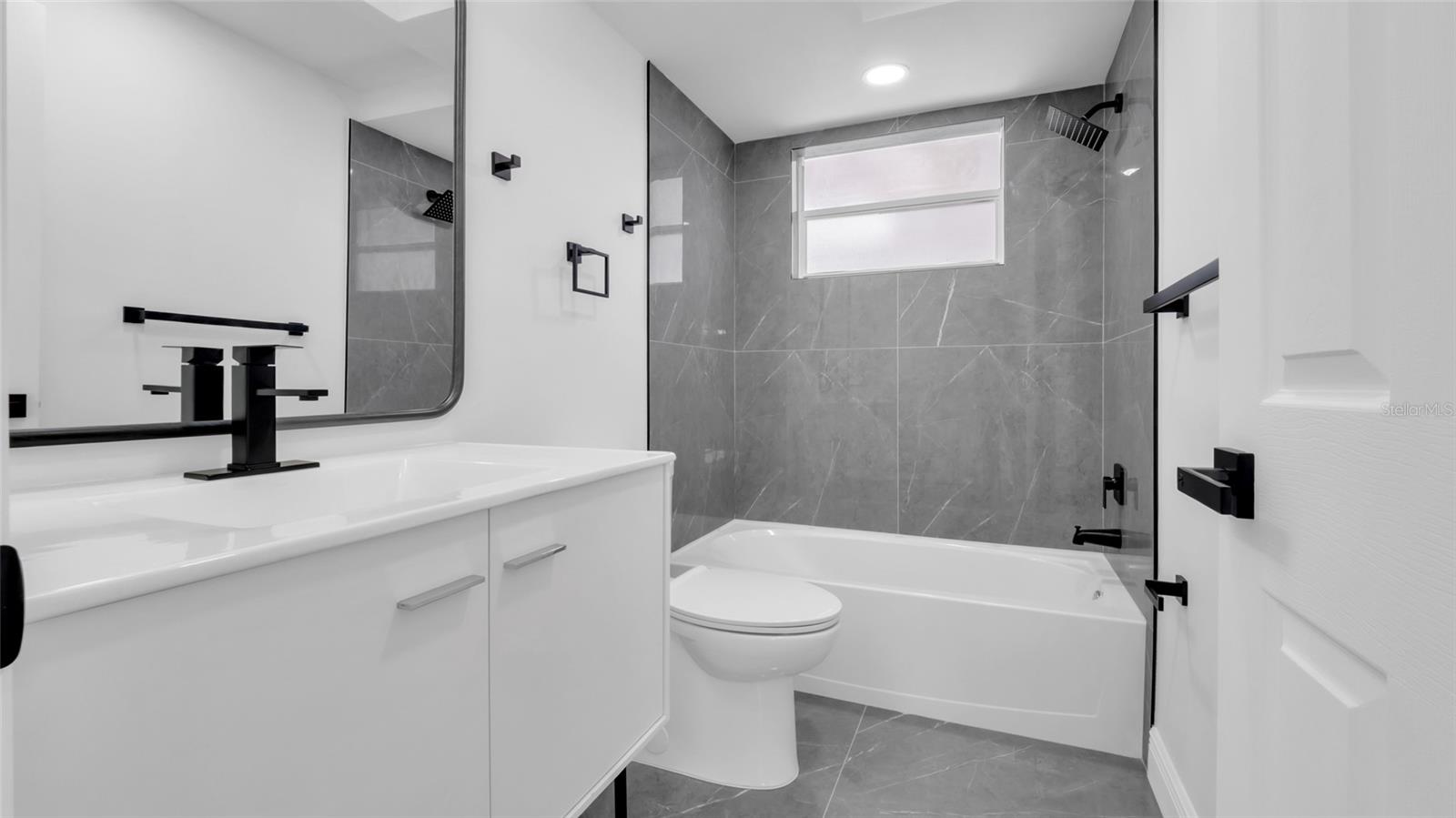 Image 11 of 47 For 7925 Foxwood Drive