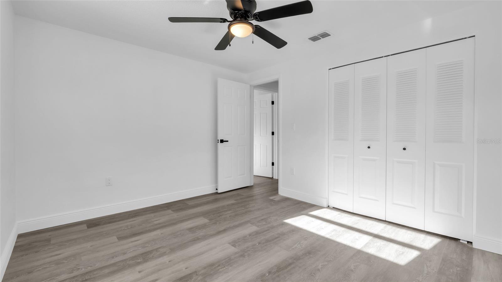 Image 15 of 47 For 7925 Foxwood Drive