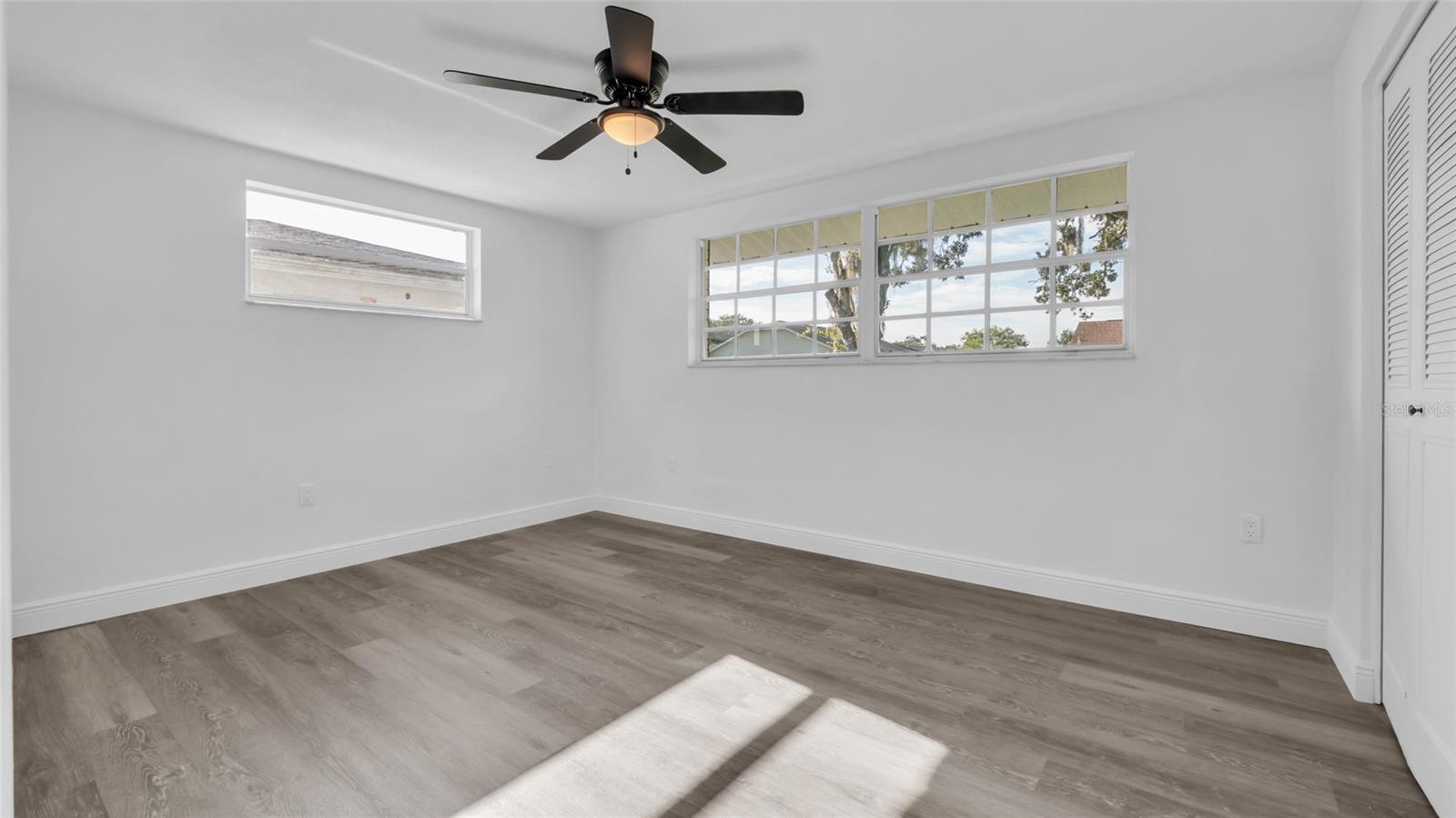Image 17 of 47 For 7925 Foxwood Drive