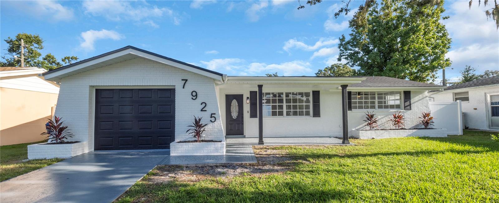 Image 2 of 47 For 7925 Foxwood Drive