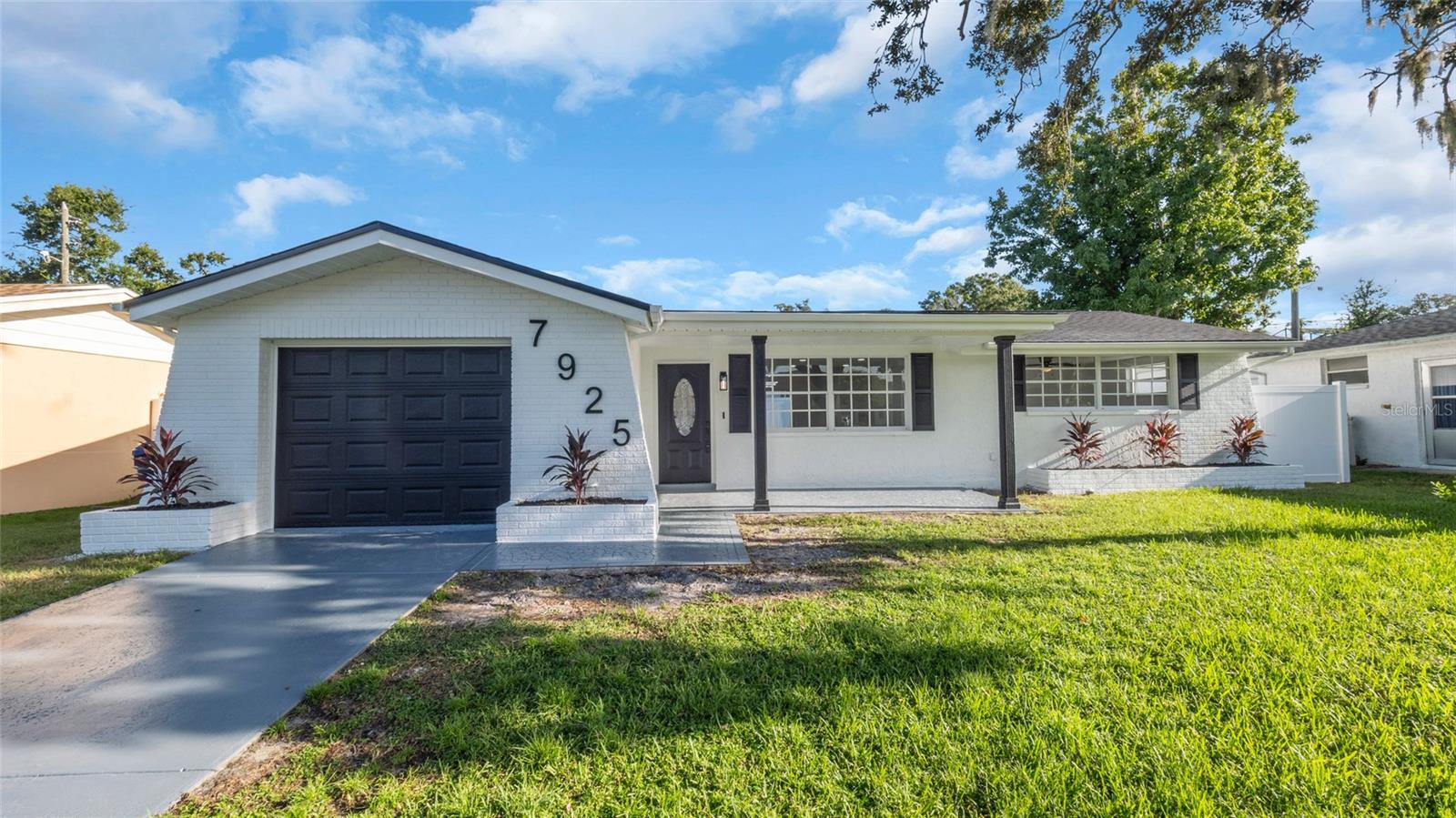 Image 39 of 47 For 7925 Foxwood Drive