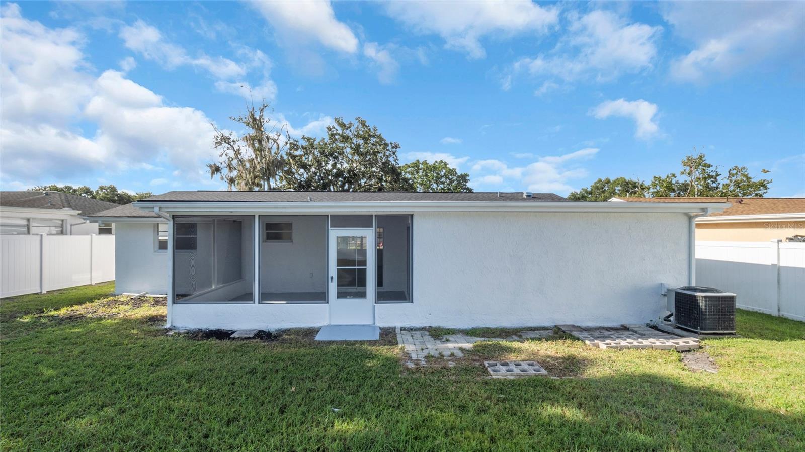 Image 41 of 47 For 7925 Foxwood Drive