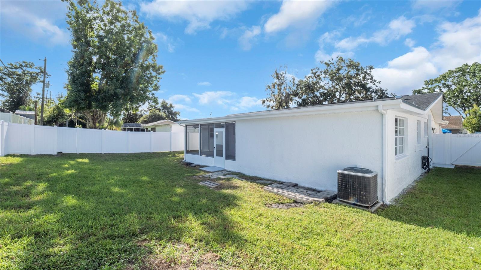 Image 43 of 47 For 7925 Foxwood Drive